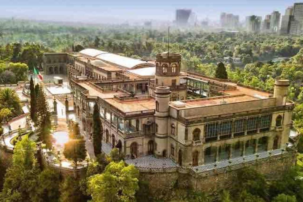 Elevador- Embajada A 3 Cdras De Reforma Mexico City