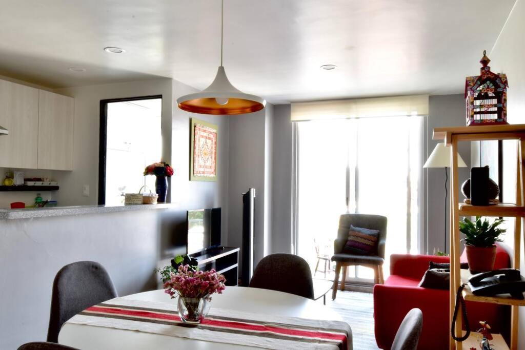 Elevador- Embajada A 3 Cdras De Reforma Appartement