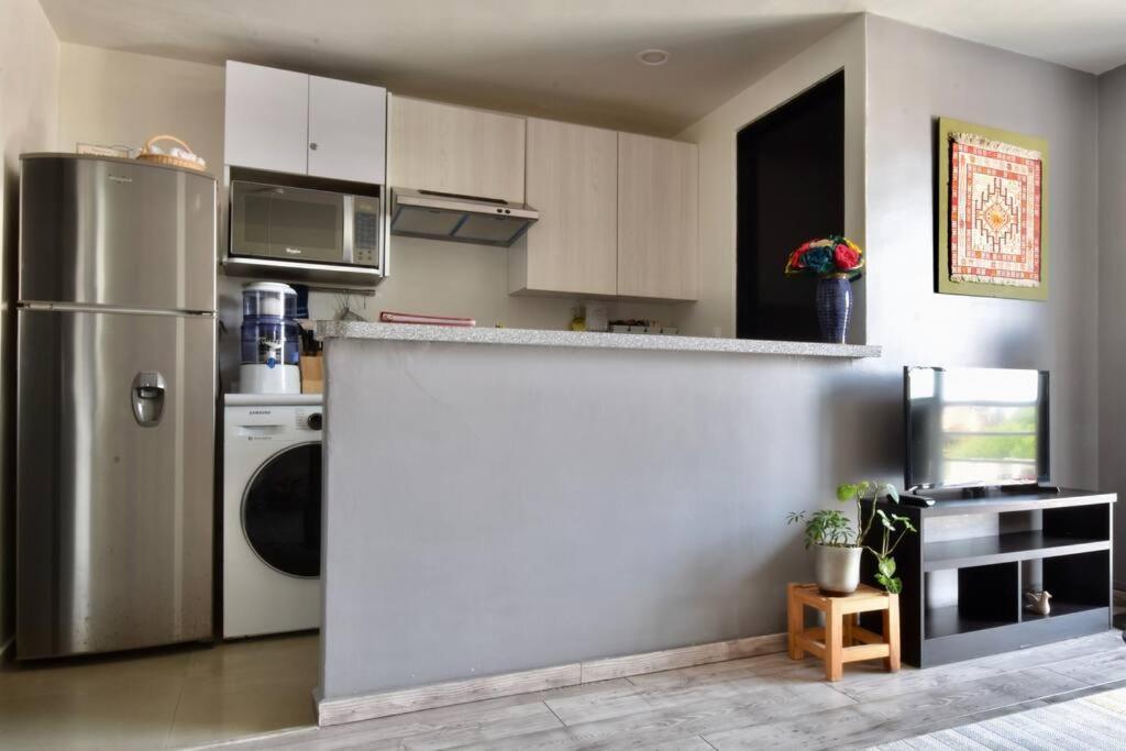 Elevador- Embajada A 3 Cdras De Reforma Appartement
